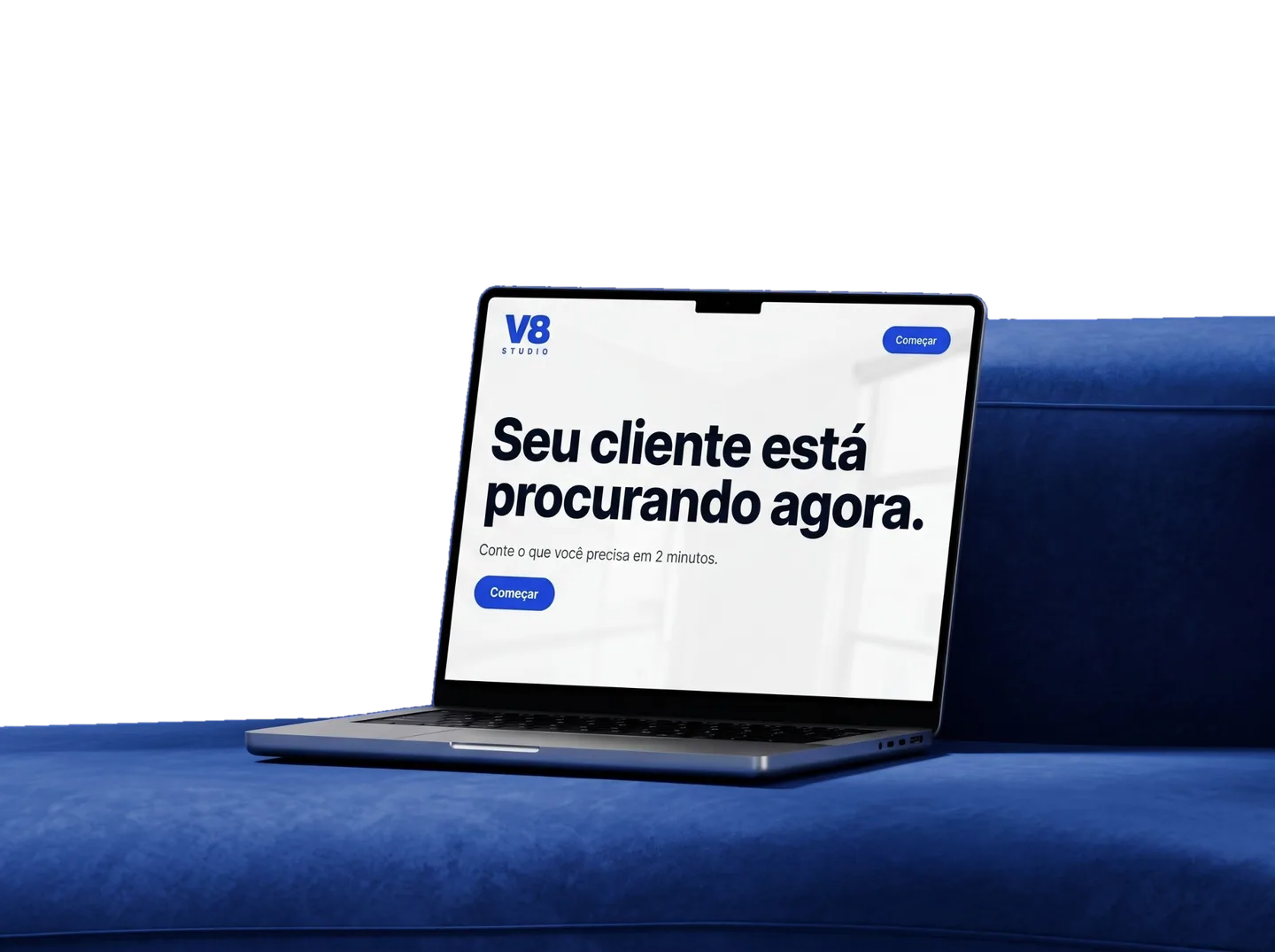 Notebook sobre um sofá azul mostrando a frase Seu cliente está procurando agora.